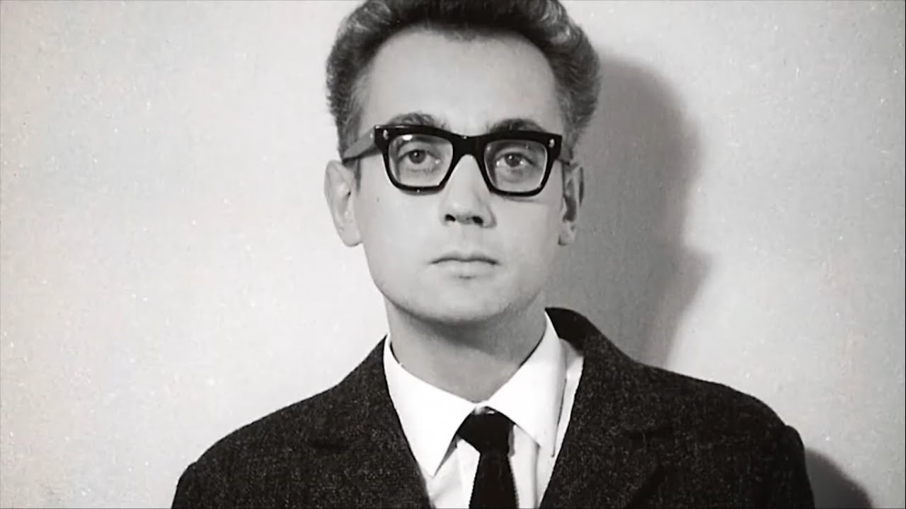 Wojciech Kilar w okulrach w czarnym garniturze
